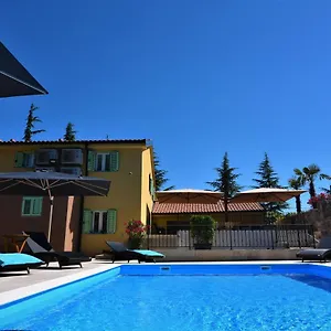 Letorina And With Pool Bed & Breakfast